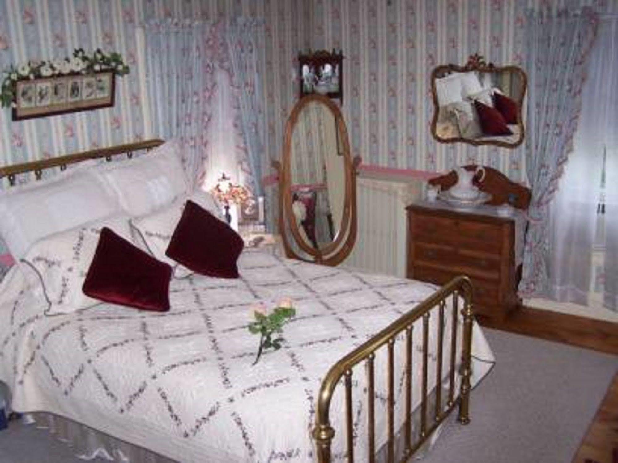 Bellinger Rose Bed & Breakfast Hotel Herkimer Room photo