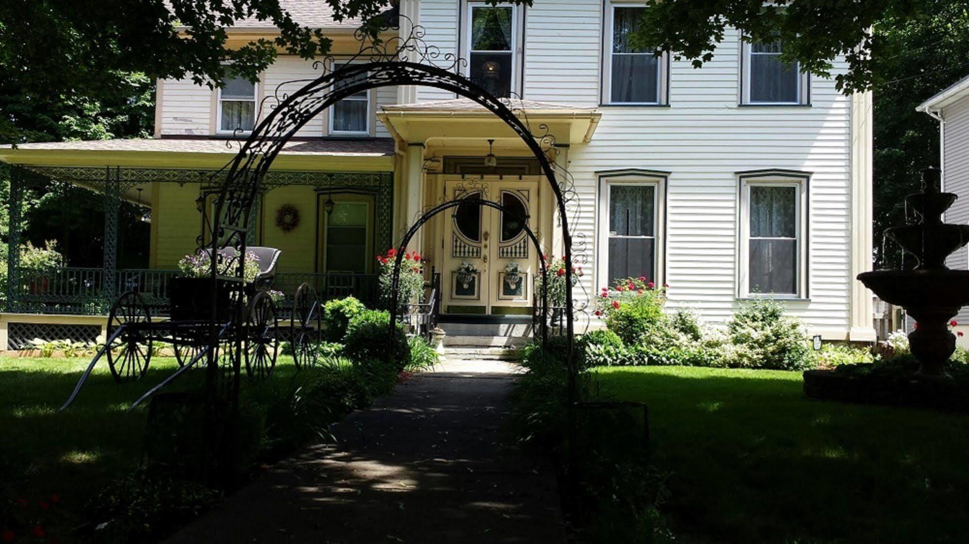 Bellinger Rose Bed & Breakfast Hotel Herkimer Exterior photo